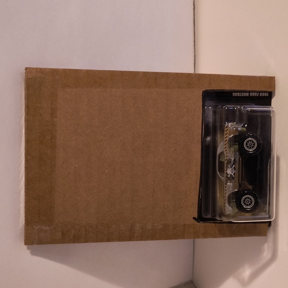 D10 Matchbox 68 Ford Mustang   with shipping protector - Picture 3 of 3